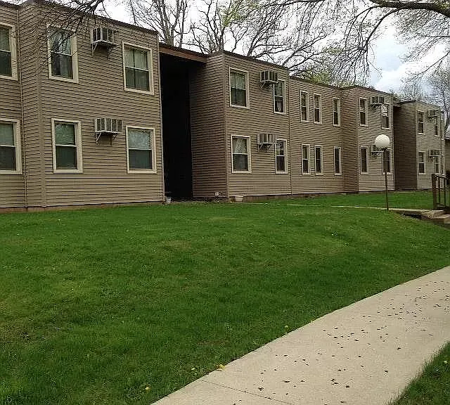 405 N Davis St #16 — Photo 1