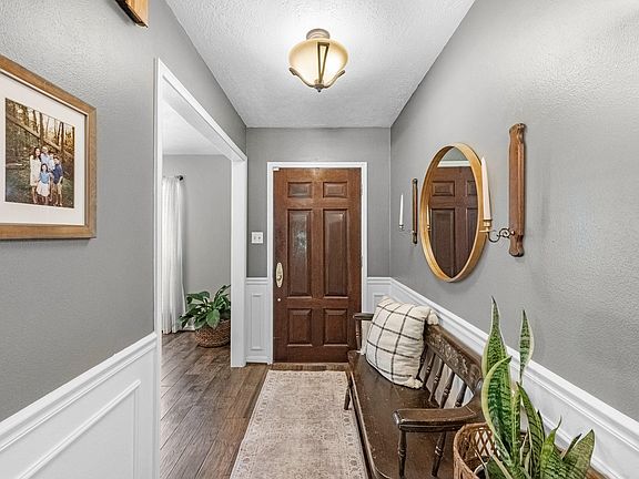 3rd image of 12915 Belgrave Dr