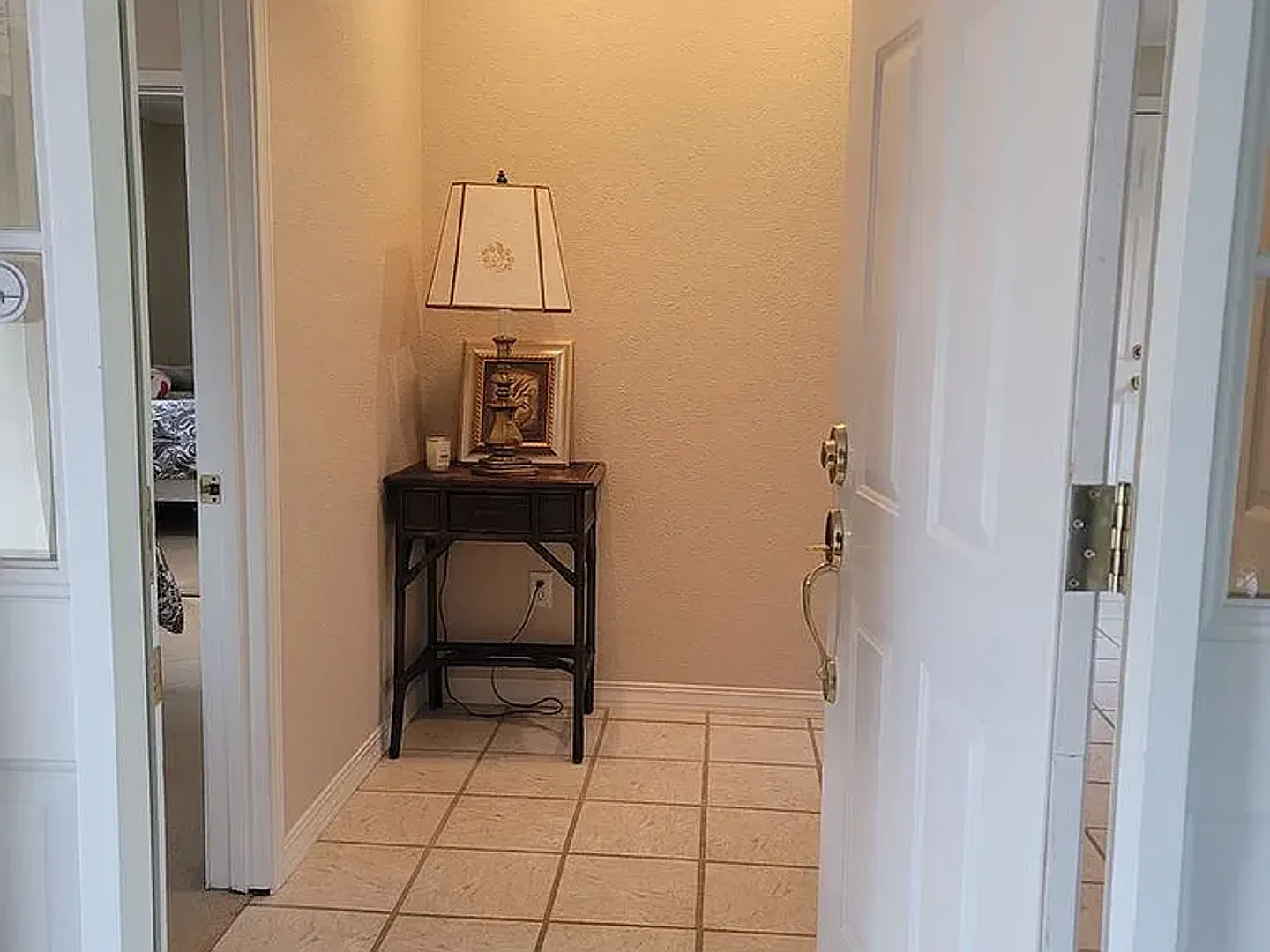 Charming Browns Point Home with Garage & Balcony — Photo 3