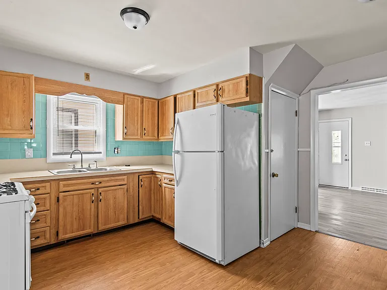 1220 N Bond St — Photo 16