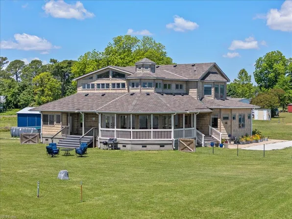 110 Barnes Ln, Knotts Island, NC 27950