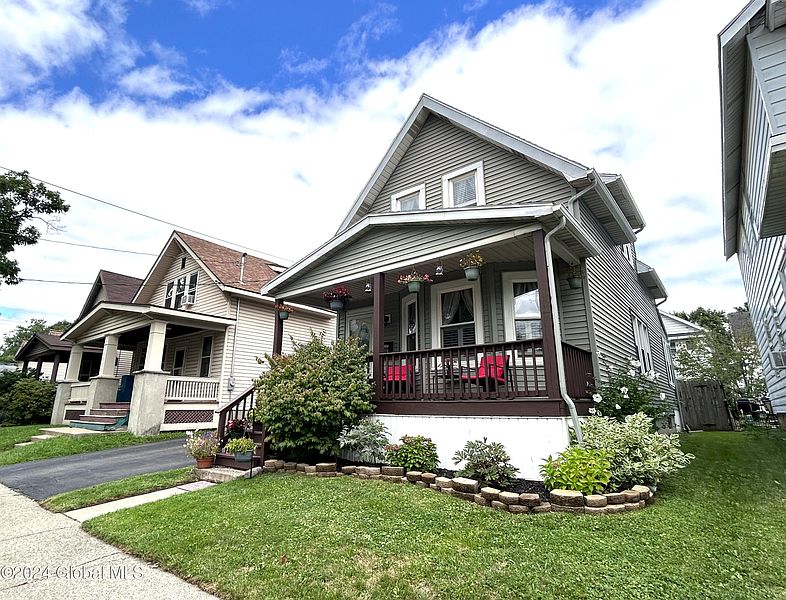 2nd image of 19 Mereline Avenue
