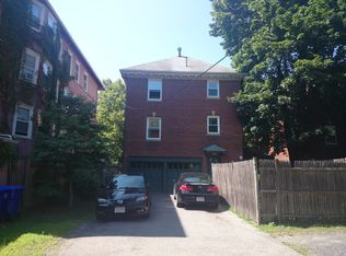 28 Bartlett Cres, Brookline, MA 02446