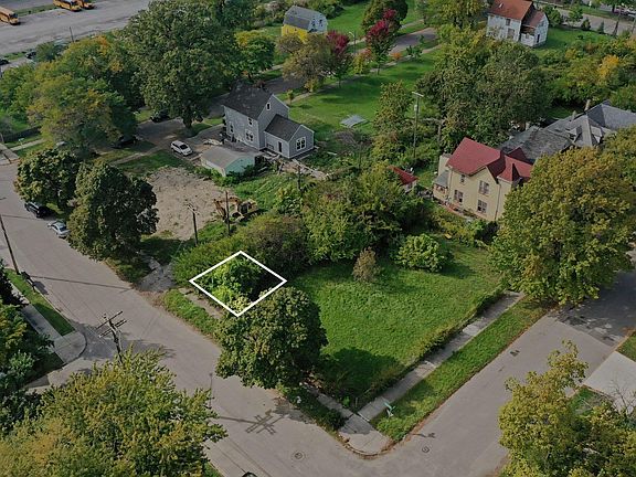 2nd image of 1716 Merrick St