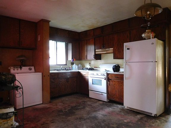 4th image of 119 W Leonard St