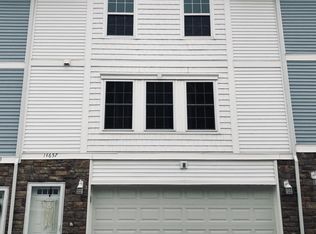 14657 Ames Plz, Omaha, NE 68116