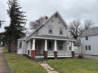 863 Harbor St, Conneaut, OH 44030