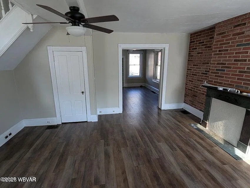 4 bed, 1.0 bath, 1610 sqft, $1,200 — Photo 2