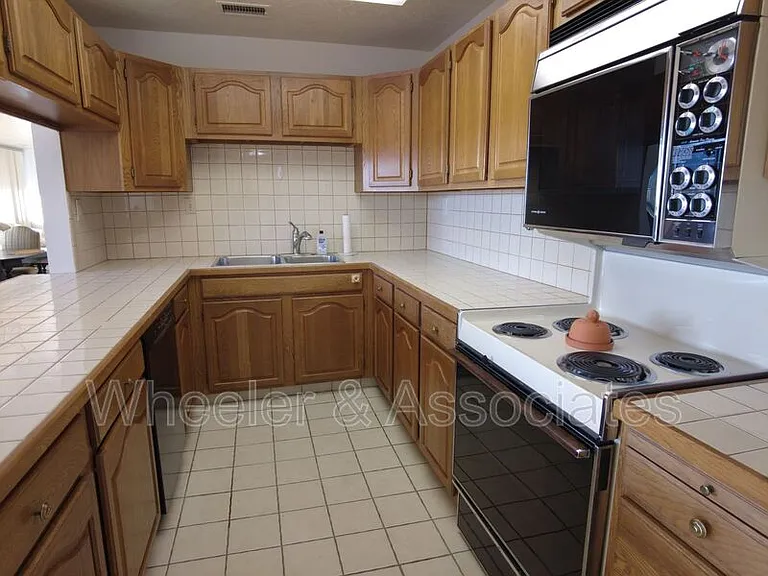560 E South Temple #602 — Photo 15