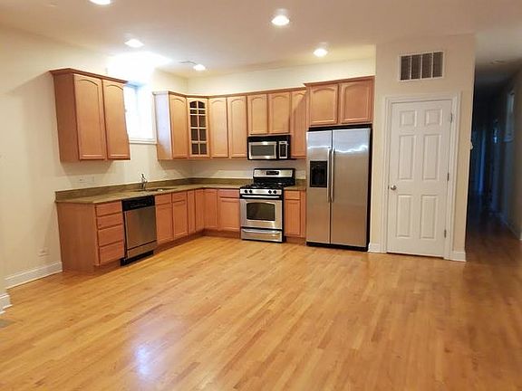 2nd image of 6134 W Gunnison St #G