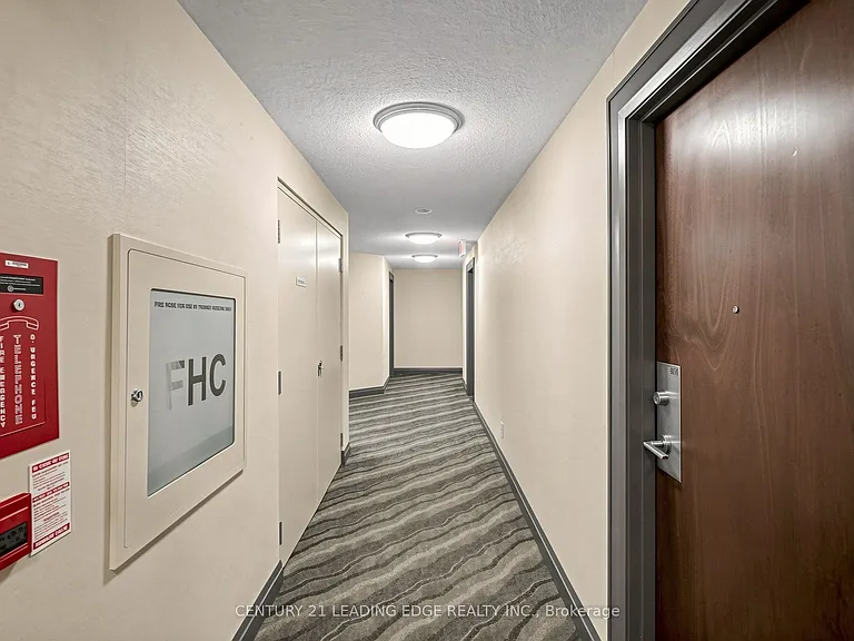 17 Barberry Pl #905 — Photo 34
