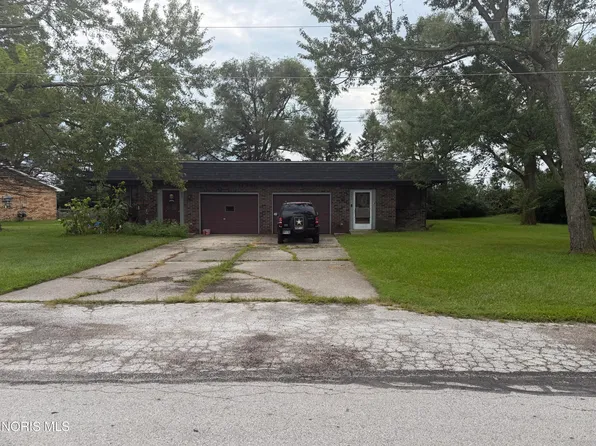 6861 William Dr, Perrysburg, OH 43551
