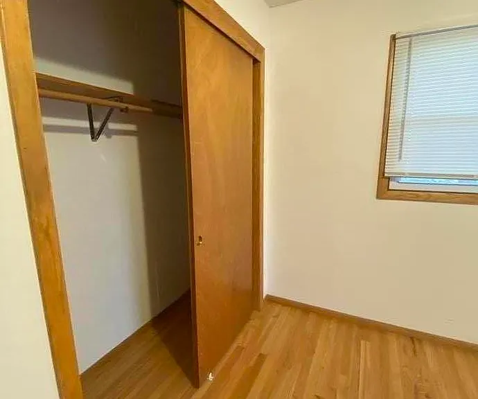 4327 W Howard Ave — Photo 9