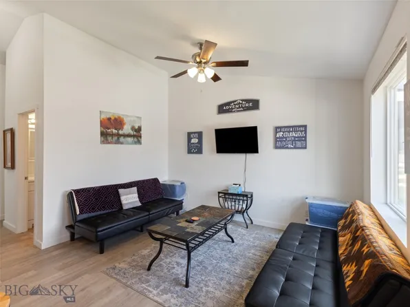 407 Brookline St #B, Livingston, MT 59047