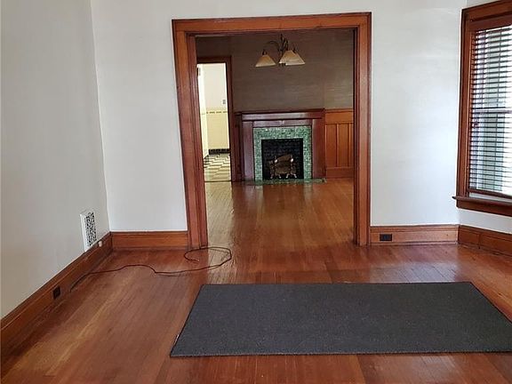 5th image of 211 Norwood Ave