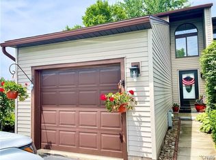 8423 Bubbling Springs Dr, Baldwinsville, NY 13027