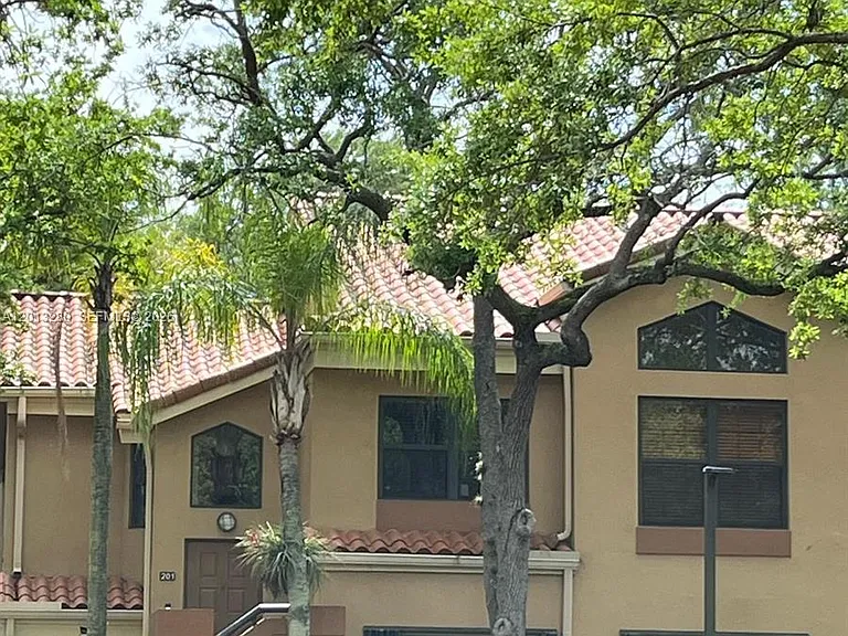15533 Miami Lakeway N #201 — Photo 9