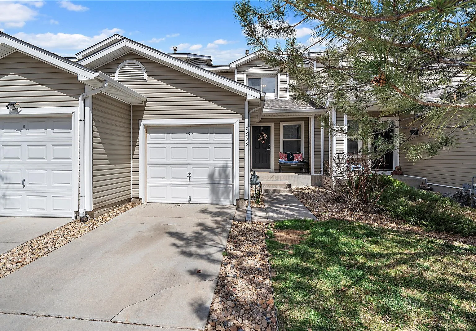 3 bed, 1240 sqft, $2,250 — Photo 1