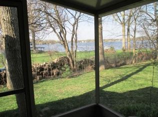 7100 Breezy Point Rd, Waterford, WI 53185