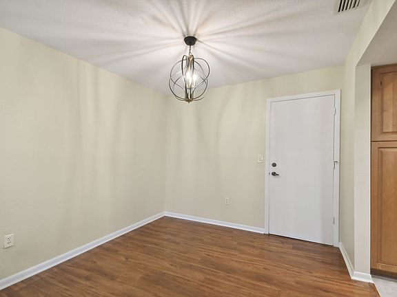 4th image of 251 Hidden Brook Dr #102-C