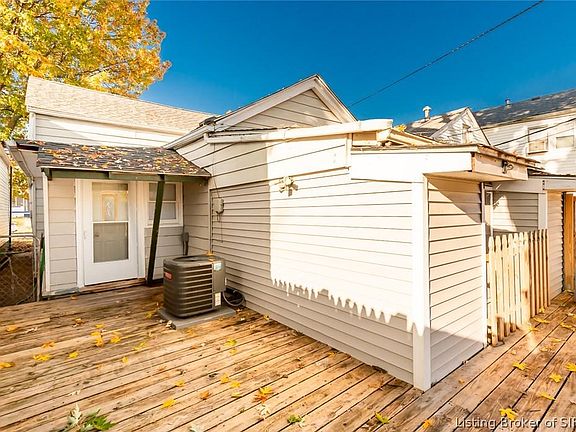 5th image of 824 Watt St