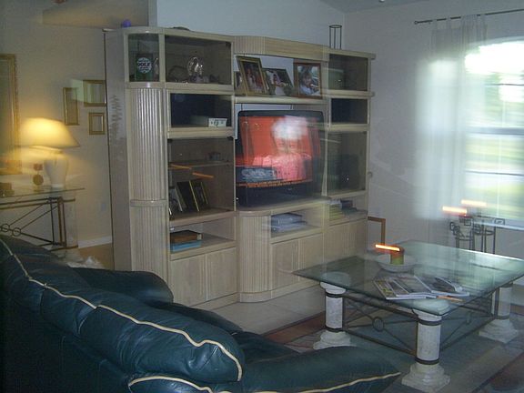 4th image of 360 20th Ave NE
