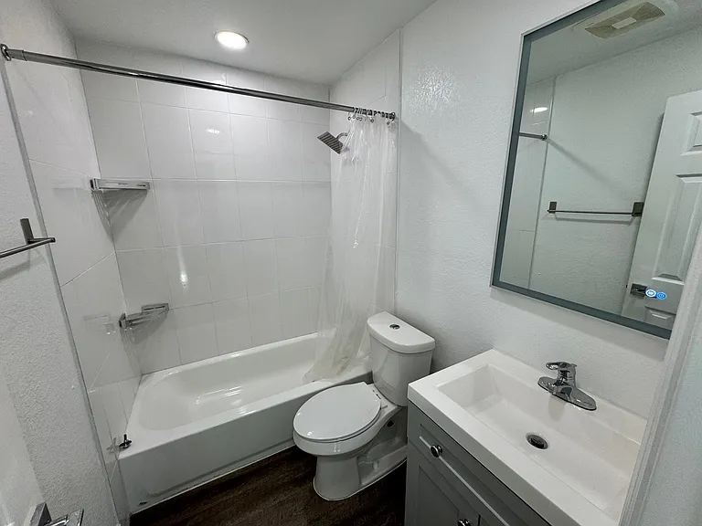 100 SW 9th St #B — Photo 10