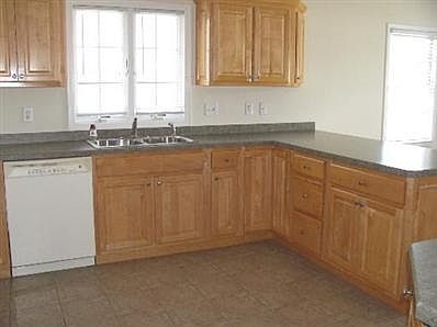 4th image of 365 Highpoint Cir S