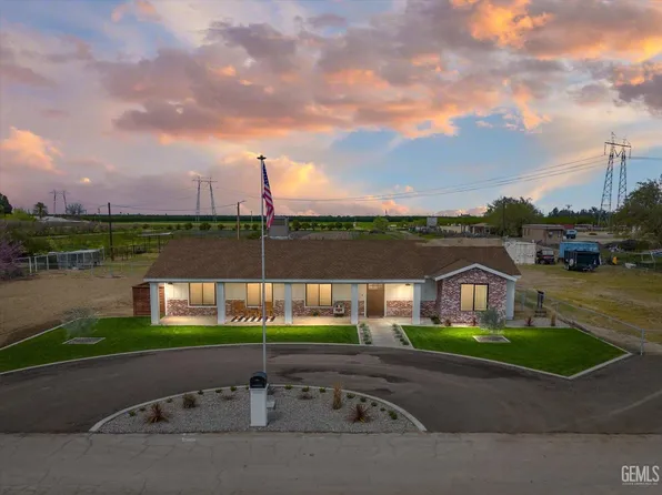 9040 Garrin Rd, Bakersfield, CA 93311