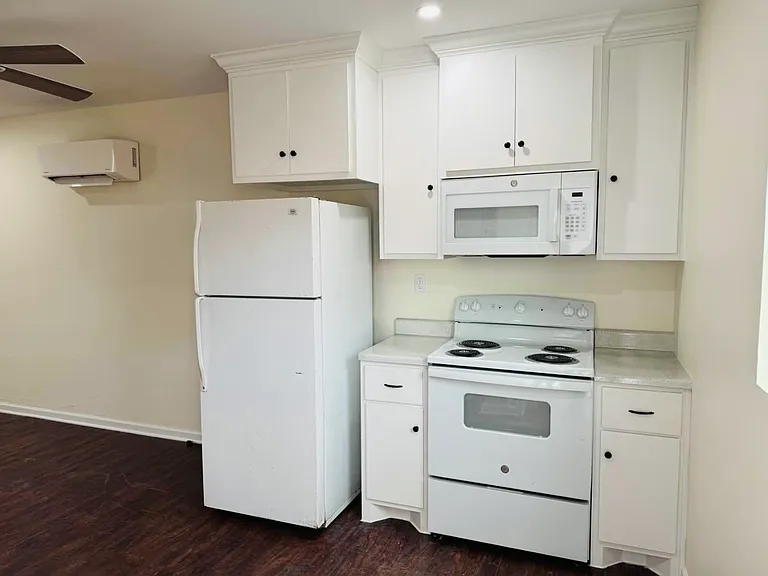 2814 S Washington St #B — Photo 4