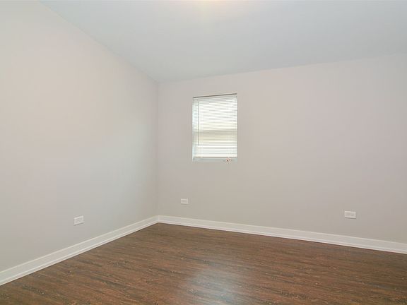 08_1922NRockwell_608_154_3rdBedroom_HiRes