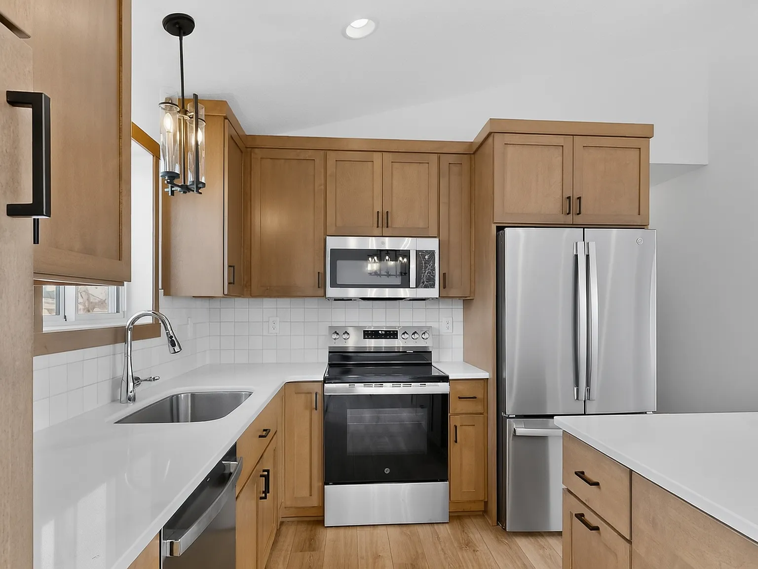 4 bed, 2212 sqft, $2,600 — Photo 4