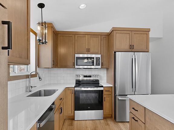 4th image of 6221 Cody Pl NW