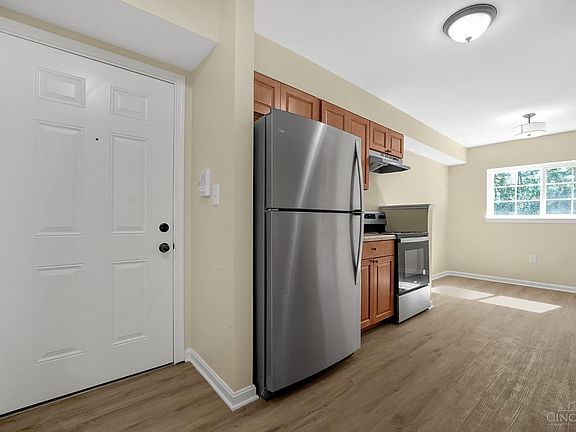3rd image of 1605 W Augusta Blvd #177