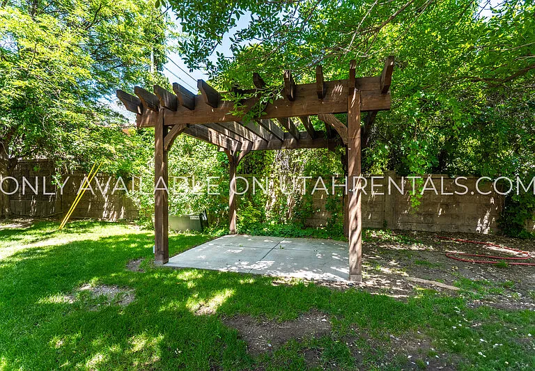 389 S State St #24 — Photo 19