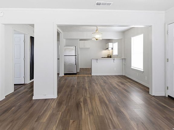 3rd image of 2014 Hays St