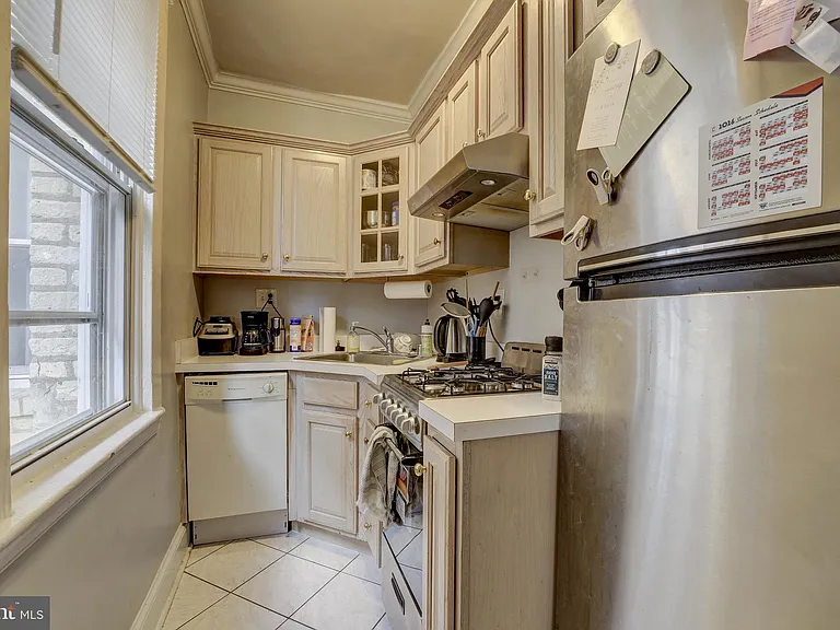 1820 Swann St NW #203 — Photo 5
