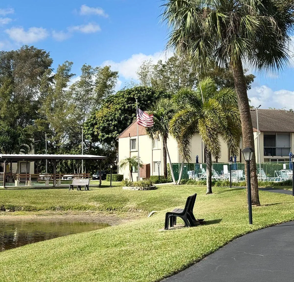 2 bed, 1.5 bath, 920 sqft, $2,100 — Photo 1