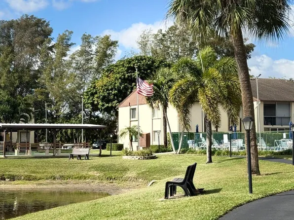 3624 La Aires Ct APT D-1, Greenacres, FL 33463