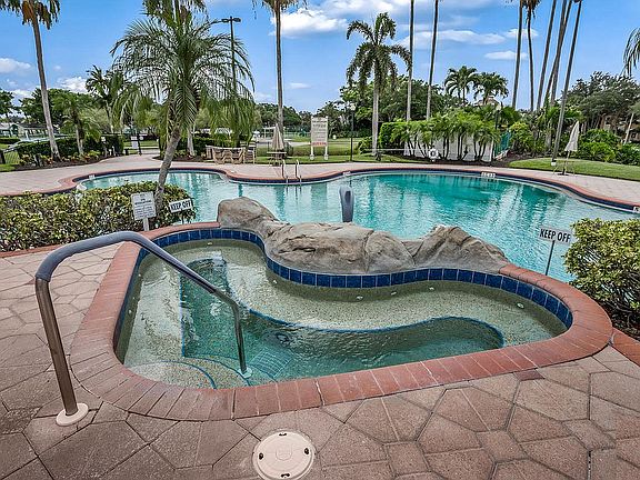 4th image of 14951 Vista View Way APT 803