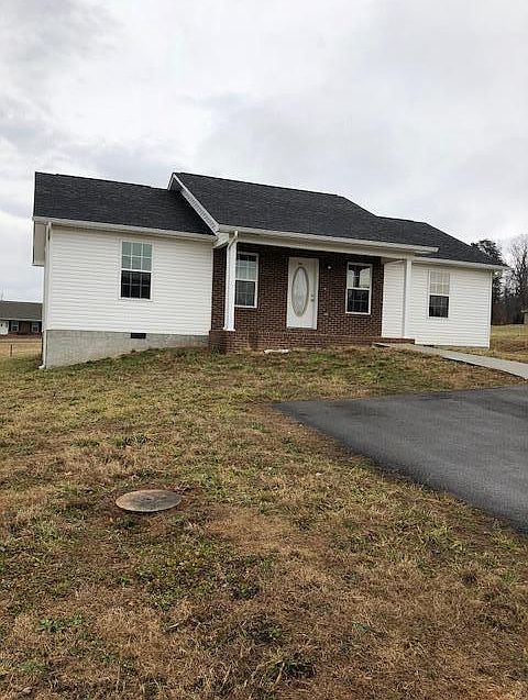 1st image of 806 Quiet Oaks Way