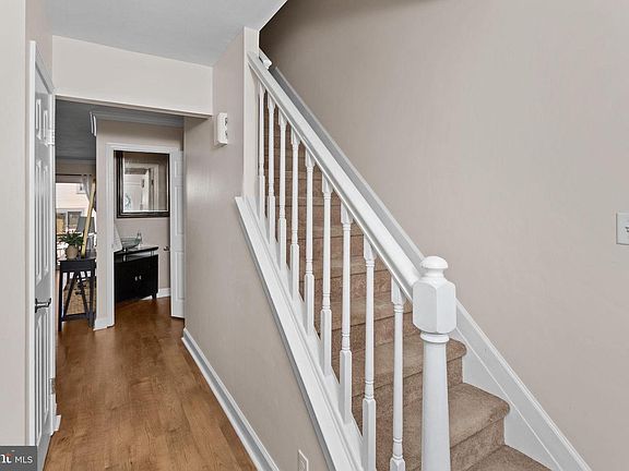 4th image of 24 Kelly Ct