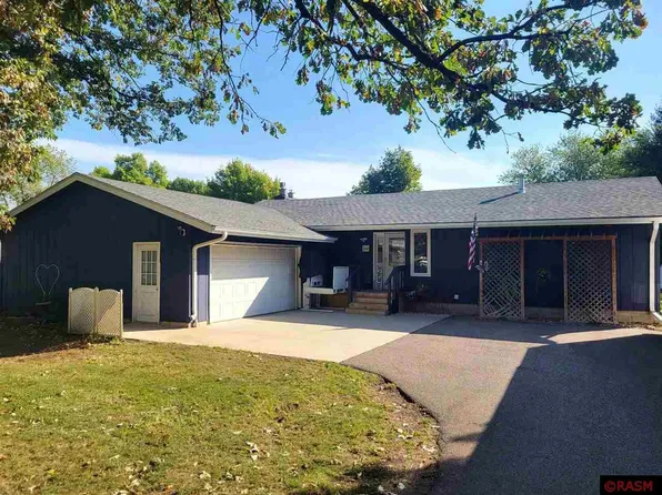1540 Meyer Ct, North Mankato, MN 56003