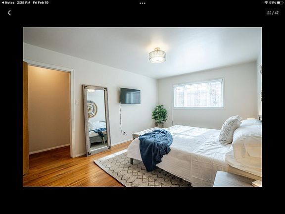 5th image of 2712 Palomas Dr NE
