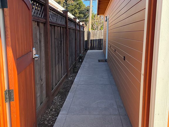 2nd image of 1081 Norton St #A