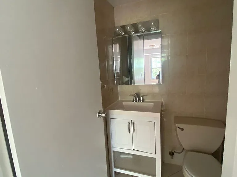 812 - OM-812 New York Avenue LLC — Photo 13