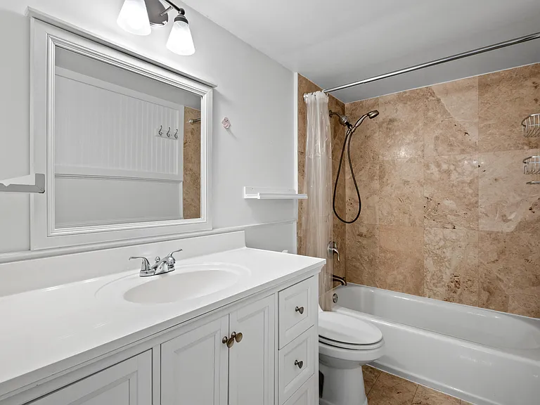 620 NE 12th Ave #602 — Photo 15
