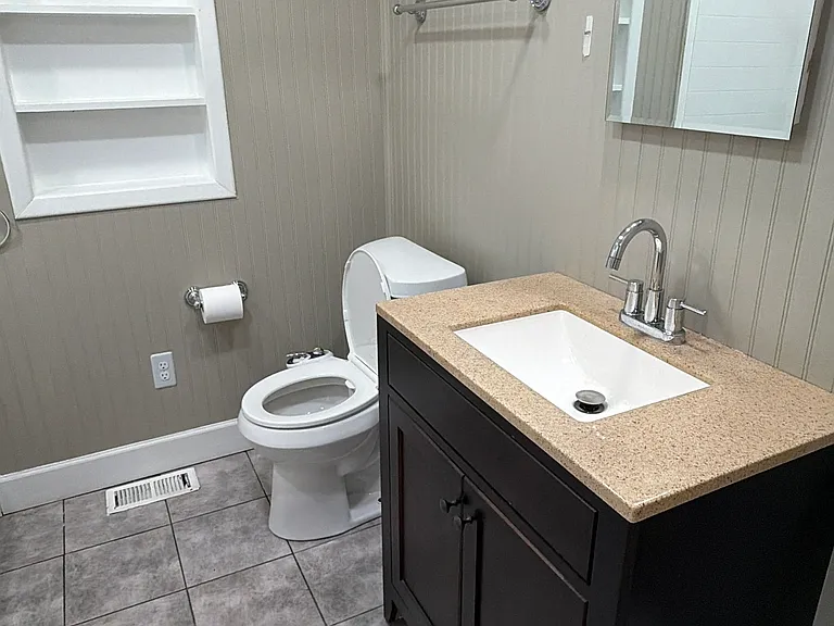 325 S 2nd St #204 — Photo 13