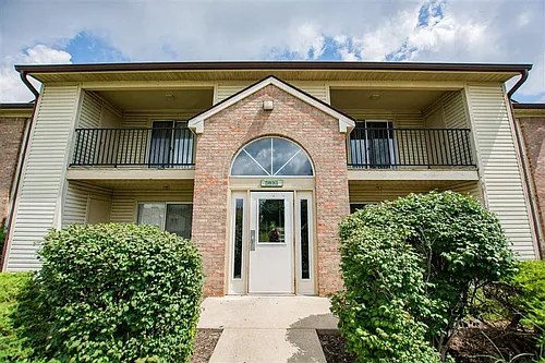 Creekside Square Apartments Photo 1