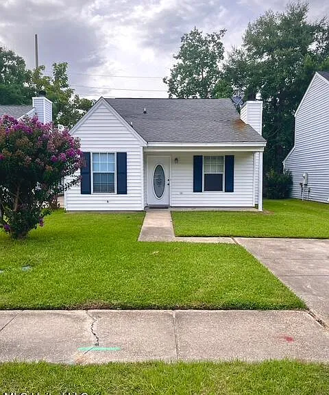 1710 James Buchanan Dr — Photo 1